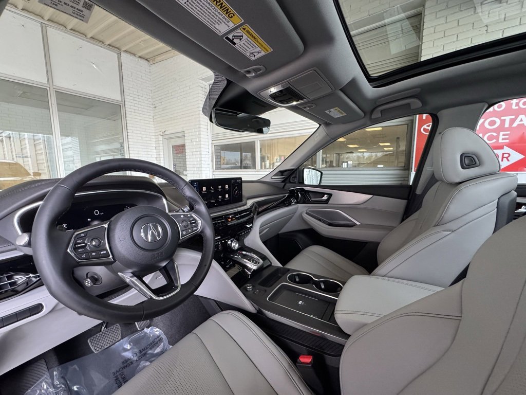 Used 2025 Acura MDX w/ Technology Package image 14