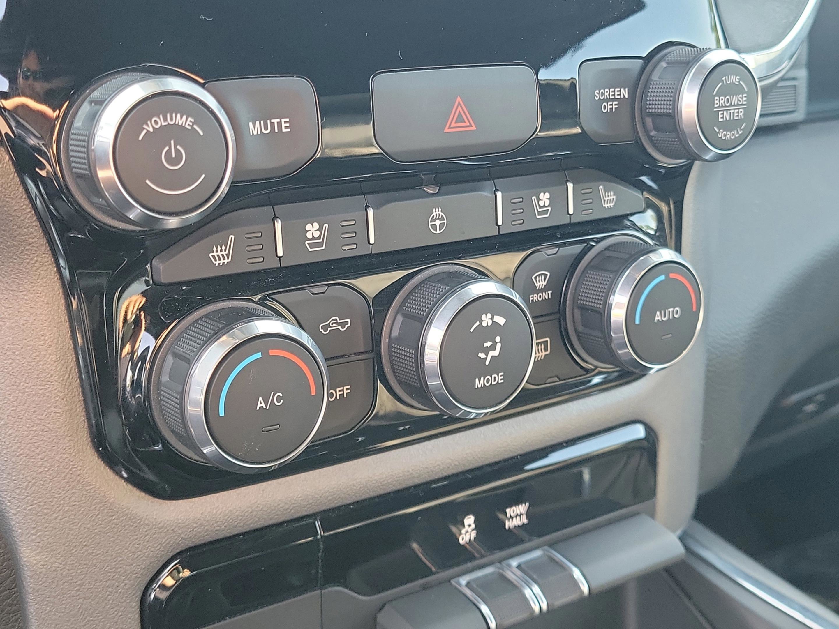 Used 2024 RAM 1500 Laramie image 30