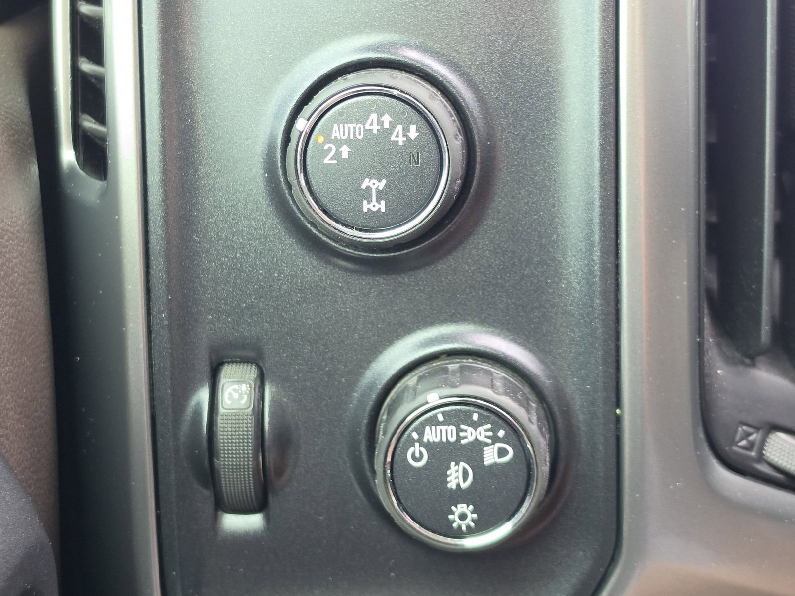 Used 2017 Chevrolet Silverado 1500 LTZ w/ LTZ Plus Package AWD/4WD image 11