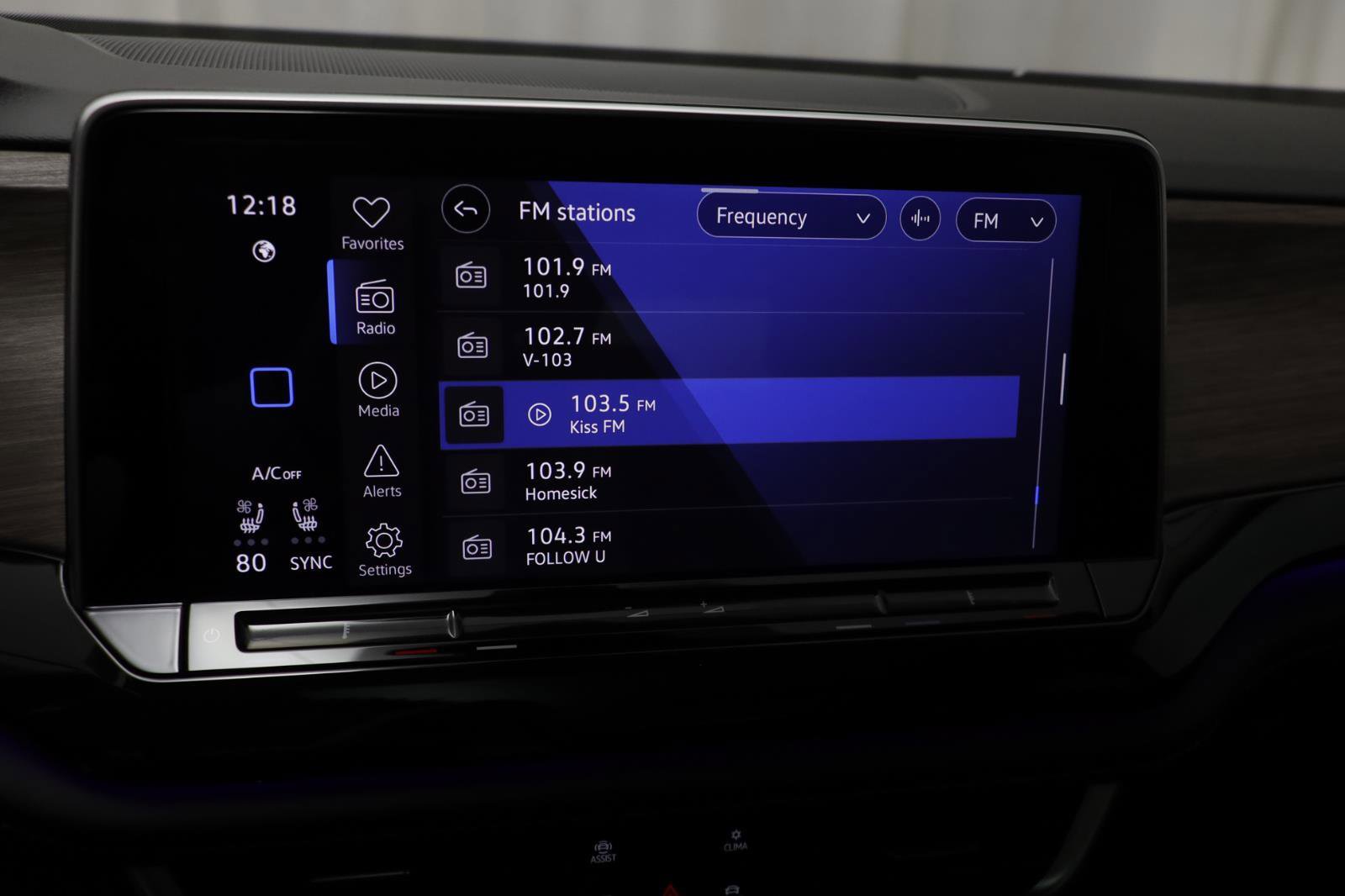 Used 2025 Volkswagen Atlas SEL Premium R-Line image 9