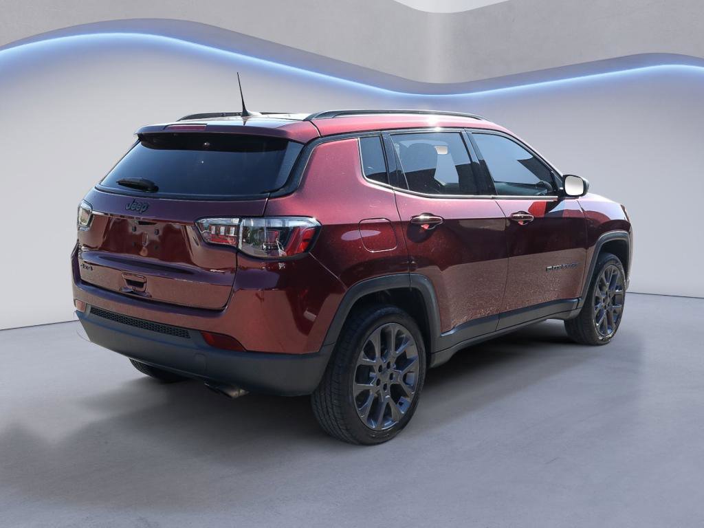 Used 2021 Jeep Compass Latitude w/ Sun and Sound Group AWD/4WD image 6