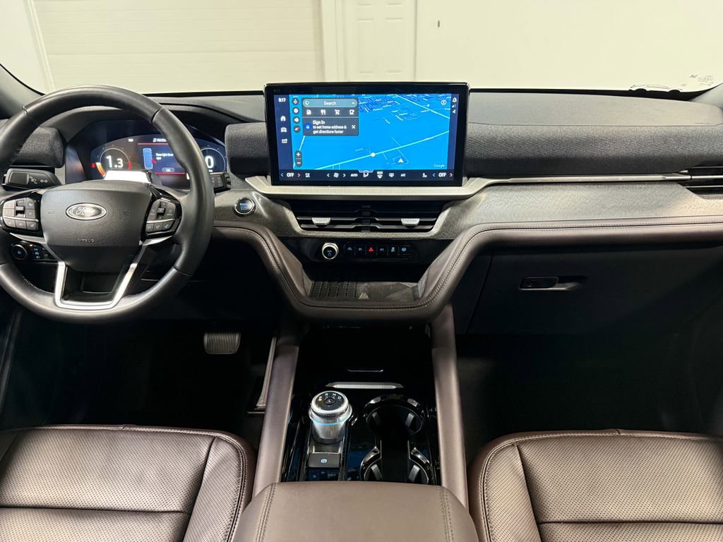Used 2025 Ford Explorer Platinum w/ LUX Leather Package AWD/4WD image 18