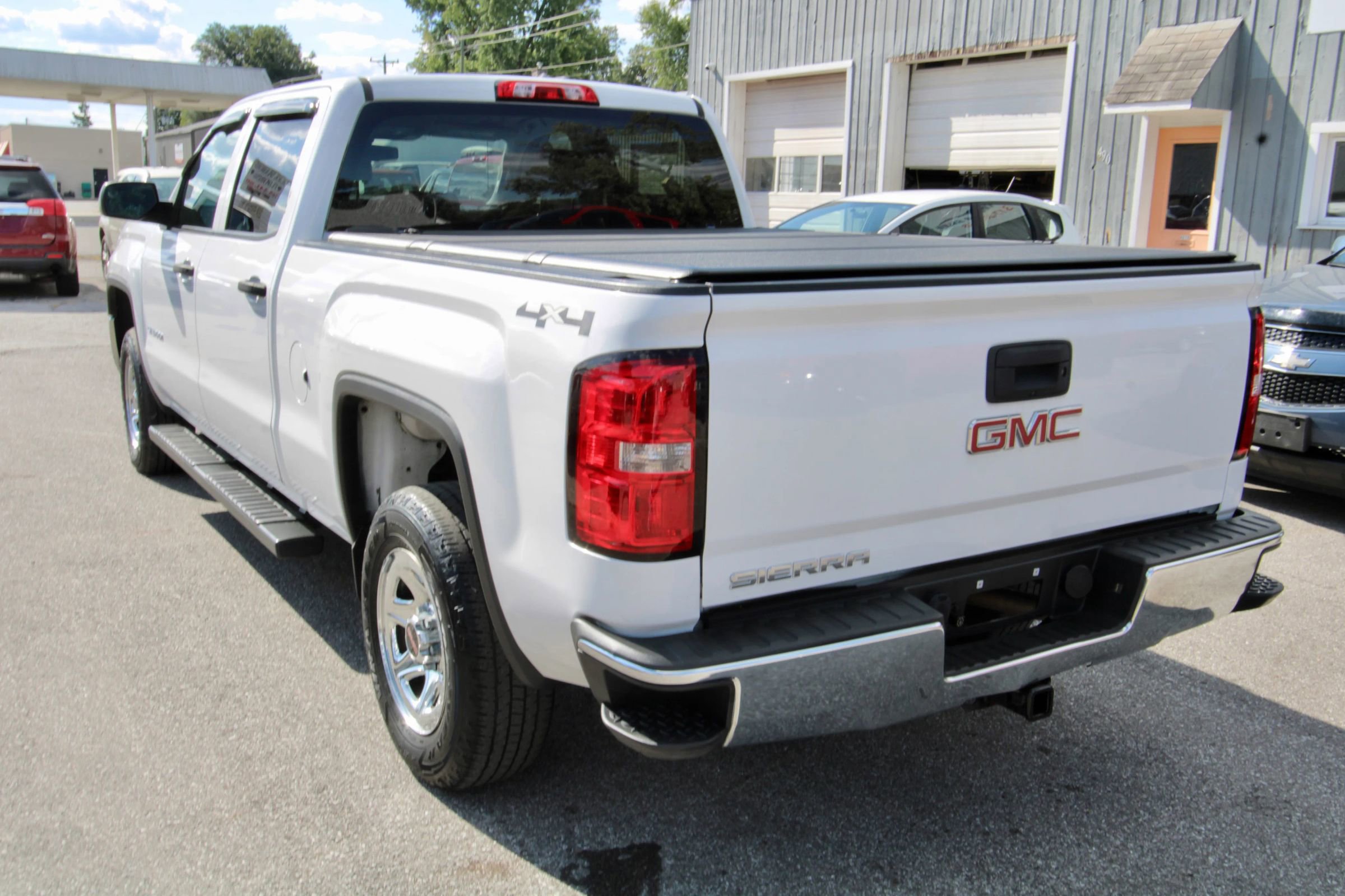 Used 2015 GMC Sierra 1500 4x4 Crew Cab image 4