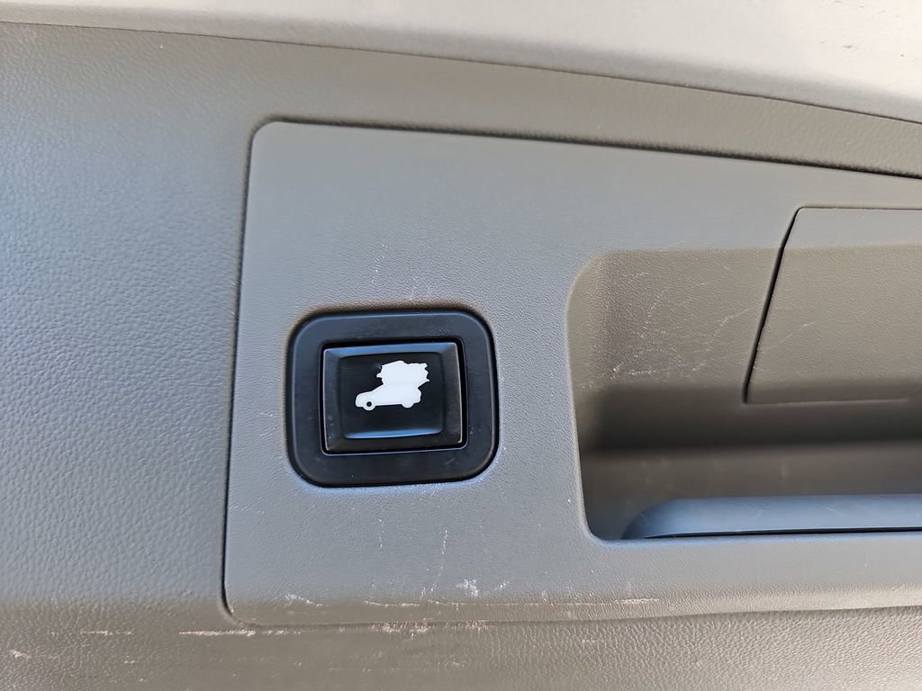 Used 2017 Cadillac XT5 Luxury w/ Driver Awareness Package image 17