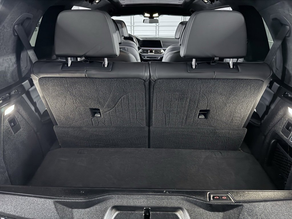 Used 2022 BMW X7 M50i image 61