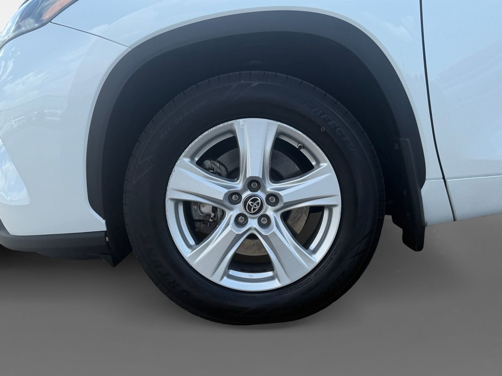 Certified 2024 Toyota Highlander LE image 14