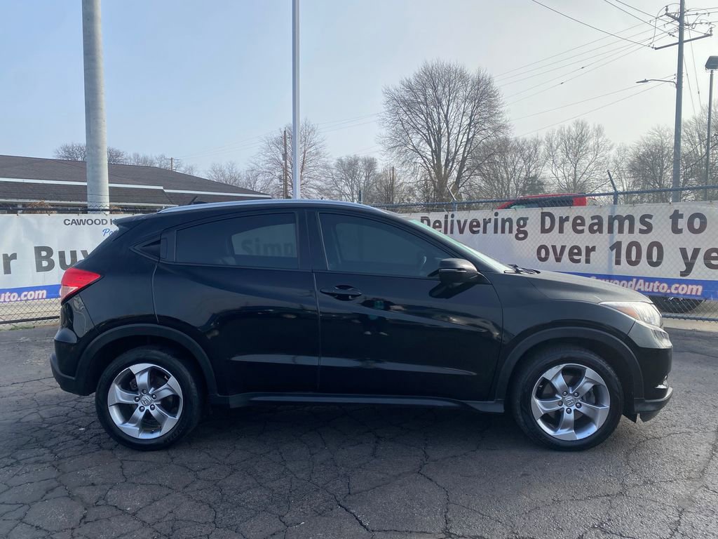 Used 2017 Honda HR-V EX-L image 2