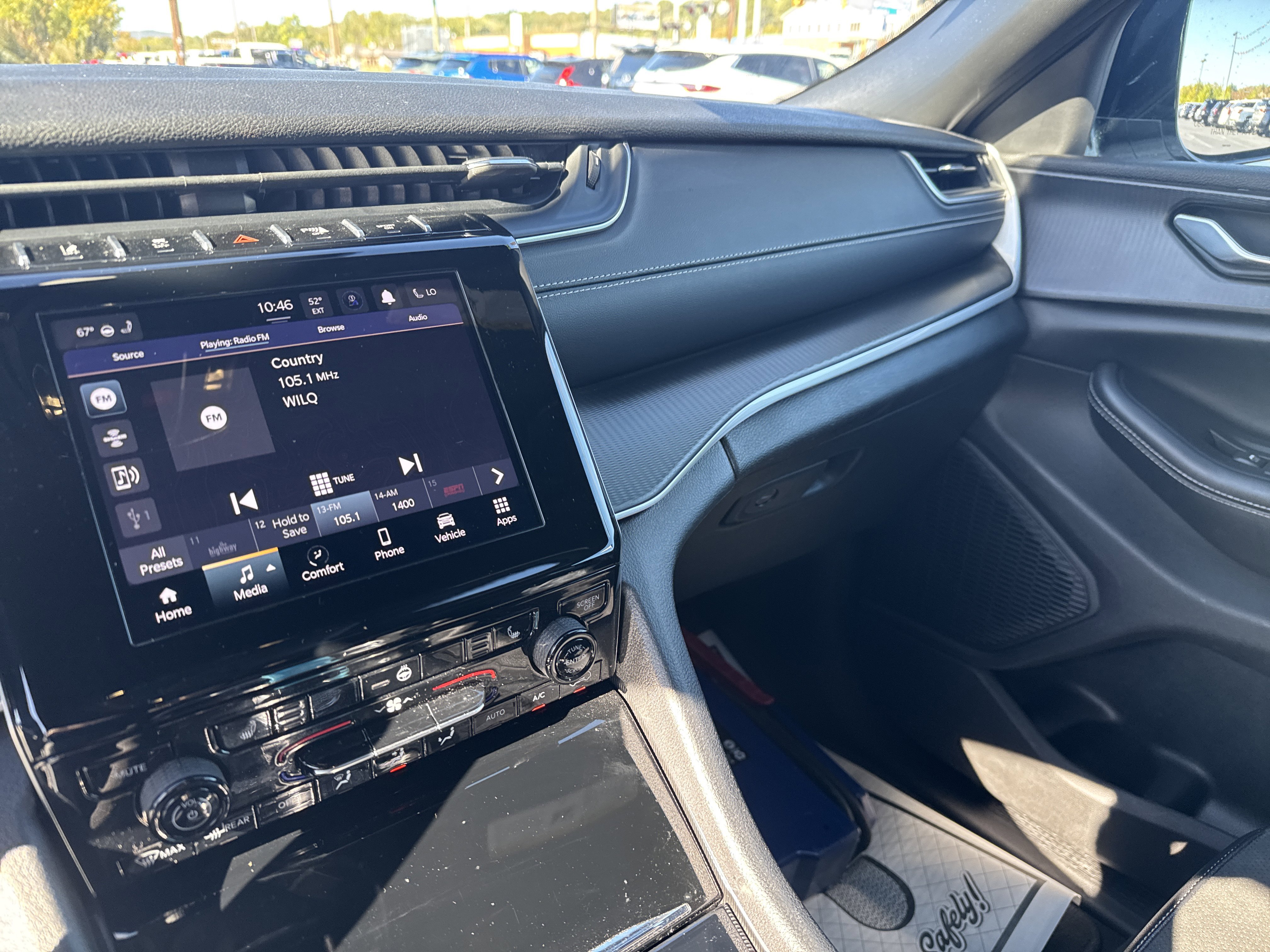 Used 2024 Jeep Grand Cherokee L Laredo image 23