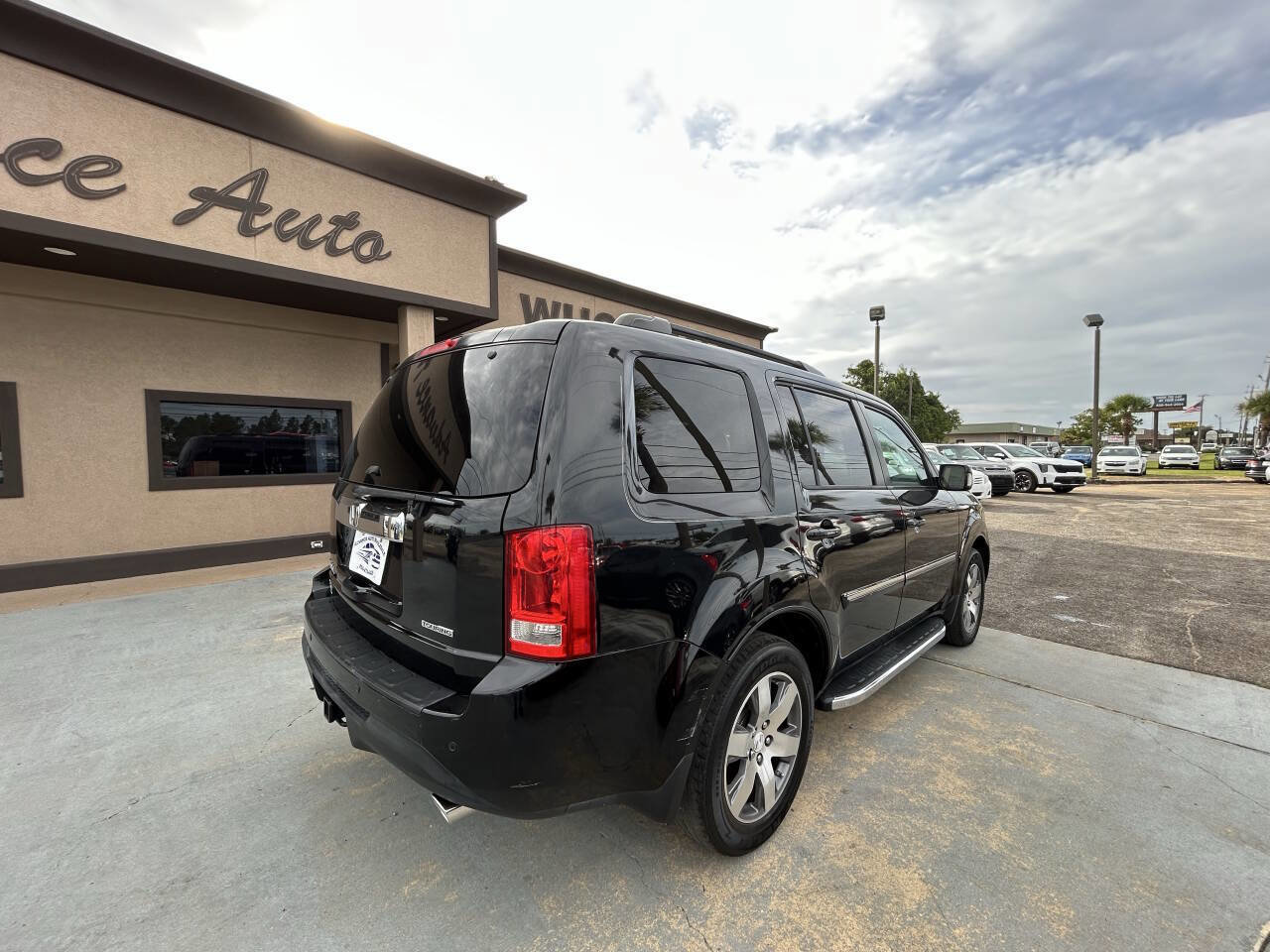 Used 2015 Honda Pilot Touring image 8