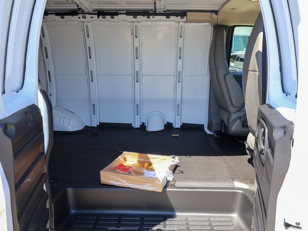 New 2026 GMC Savana 2500 w/ Driver Convenience Package RWD image 19