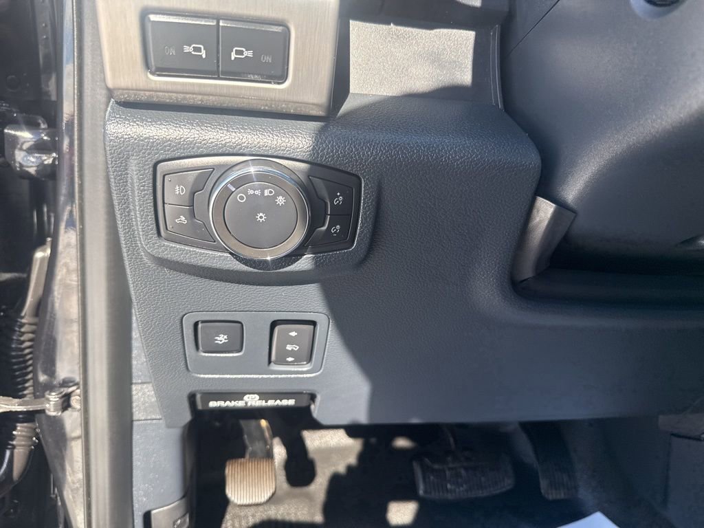 Used 2022 Ford F350 Platinum w/ FX4 Off-Road Package image 21