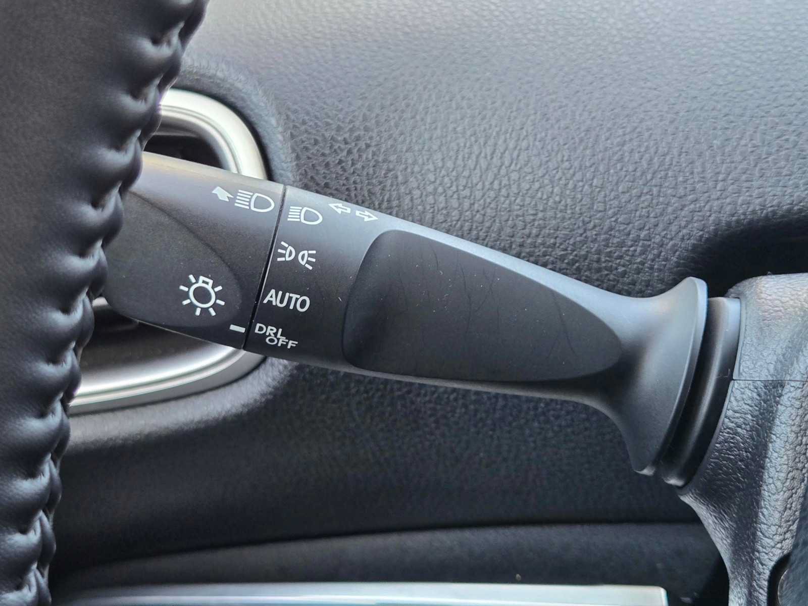 Used 2022 Toyota Prius Prime XLE FWD image 23