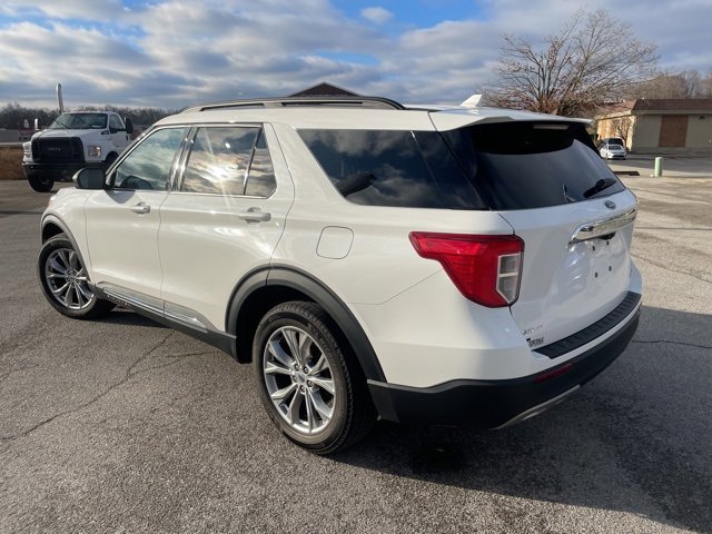 Used 2023 Ford Explorer XLT w/ Equipment Group 202A image 8