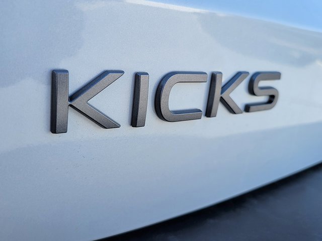 New 2025 Nissan Kicks SR image 9