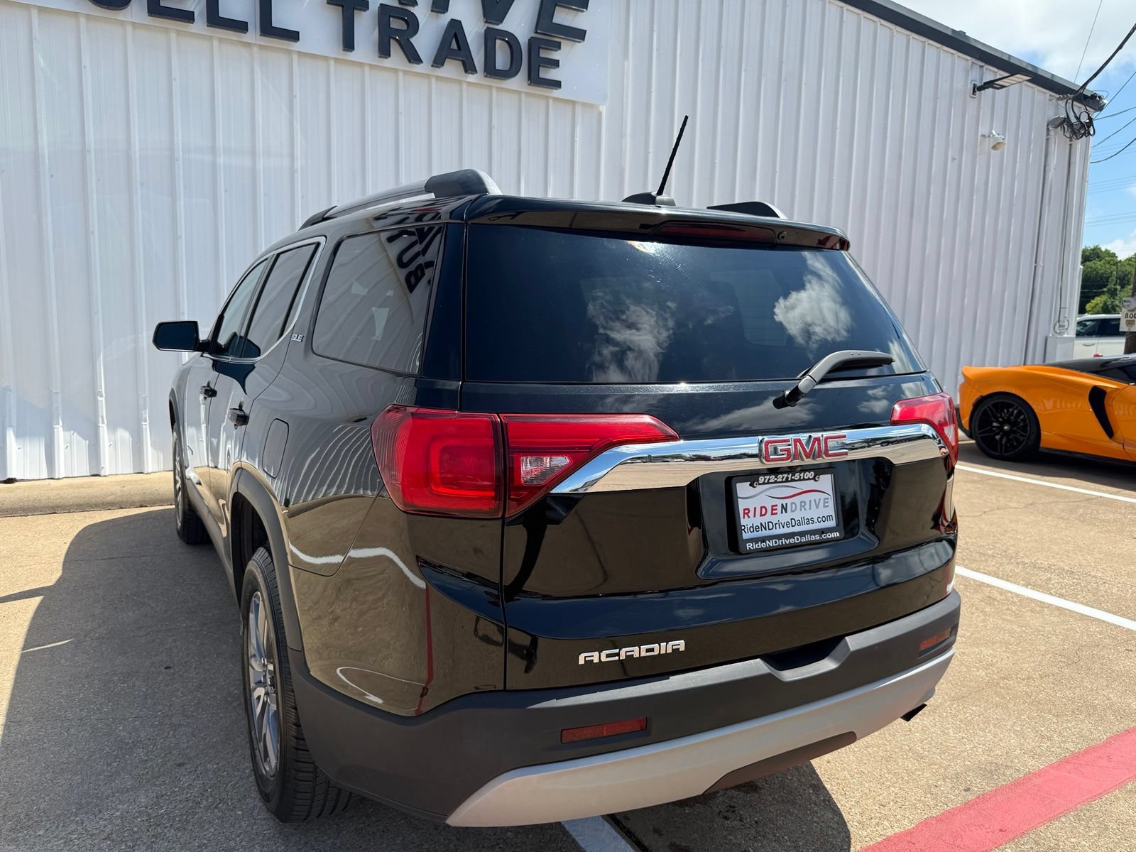 Used 2017 GMC Acadia SLE FWD image 5