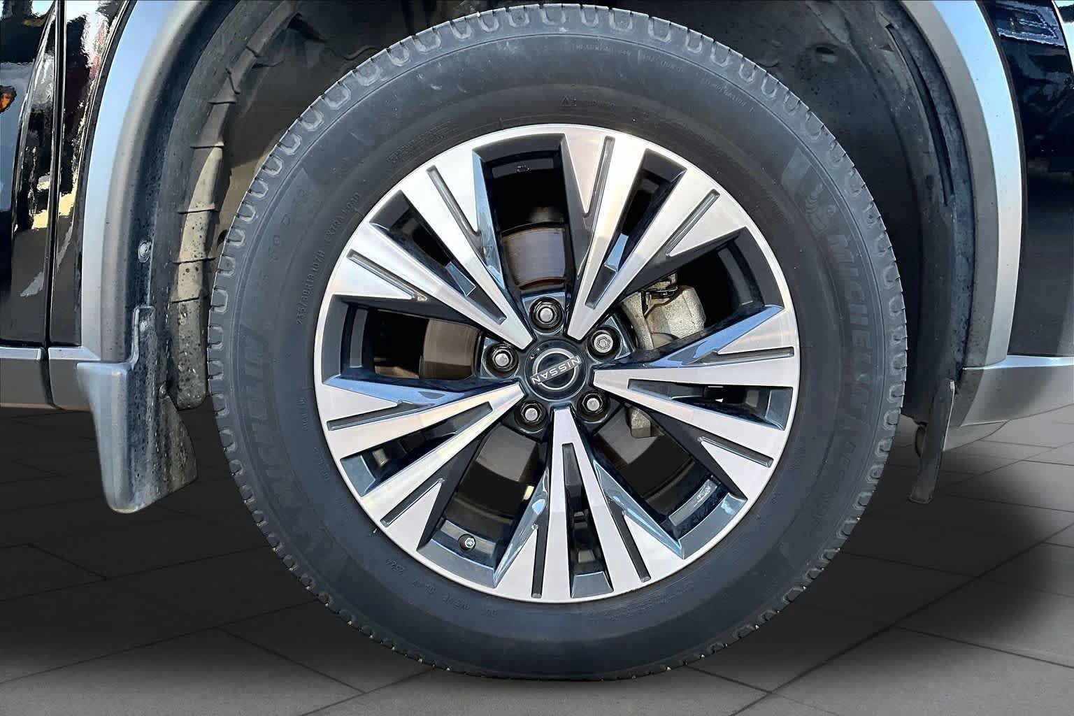 Used 2023 Nissan Rogue SV FWD image 11