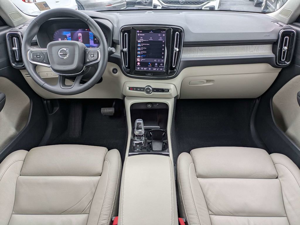 Certified 2023 Volvo XC40 B5 Plus w/ Protection Package Premier AWD/4WD image 19