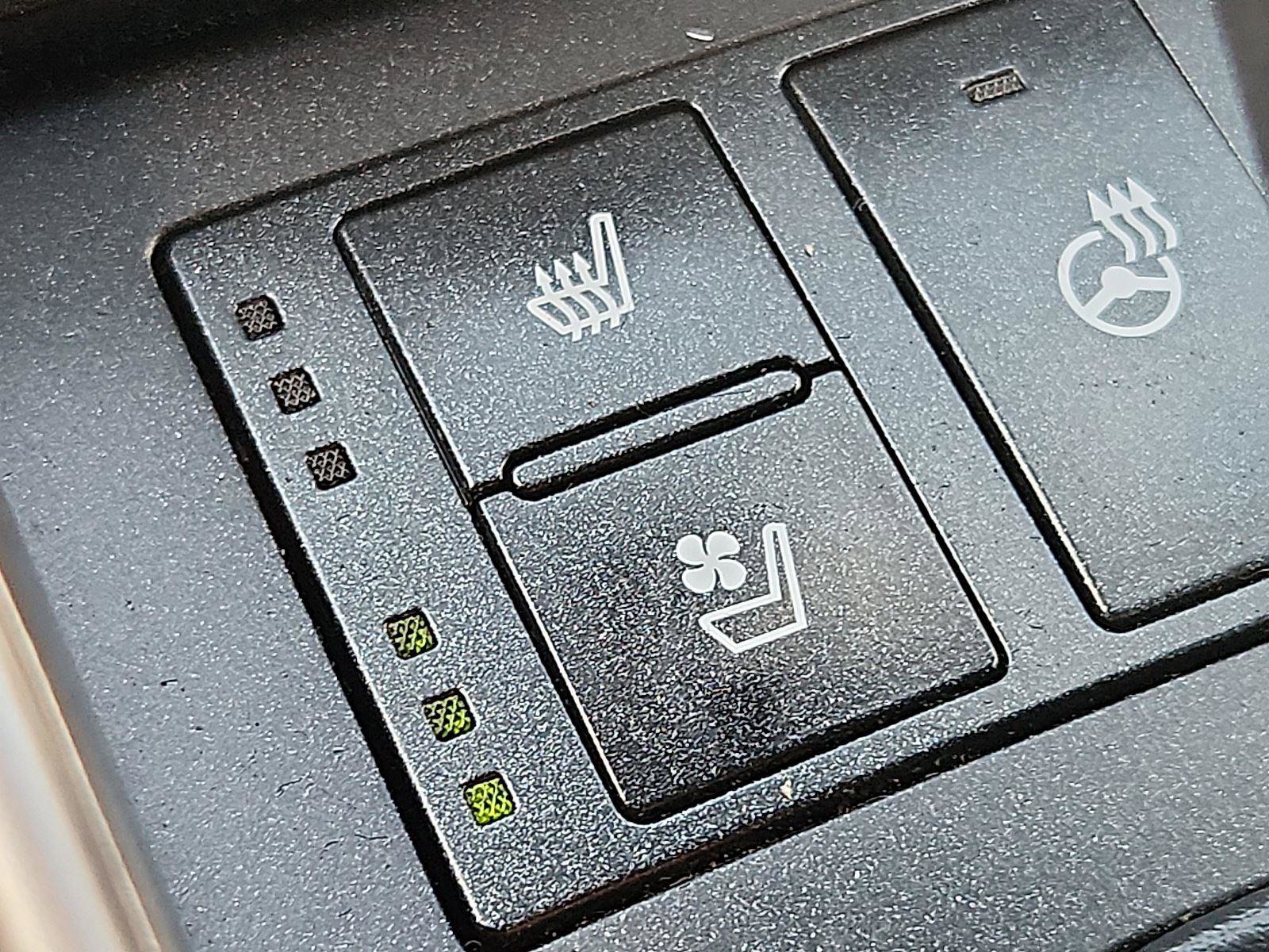 Used 2020 Lexus IS 350 F Sport w/ F Sport Package image 23