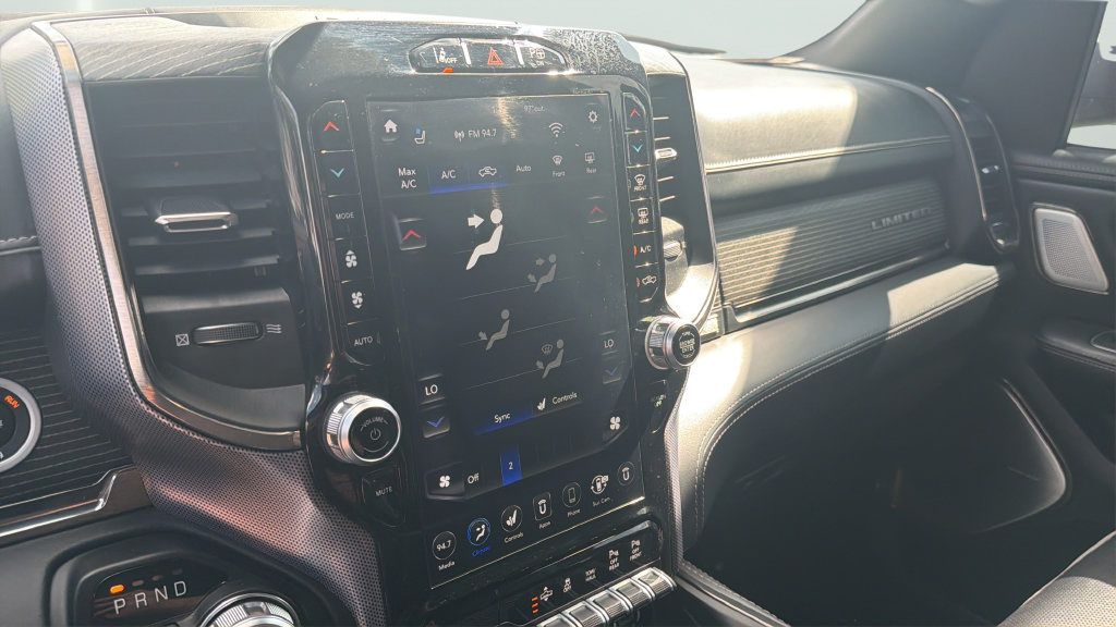 Used 2020 RAM 1500 Limited w/ Black Appearance Package AWD/4WD image 16