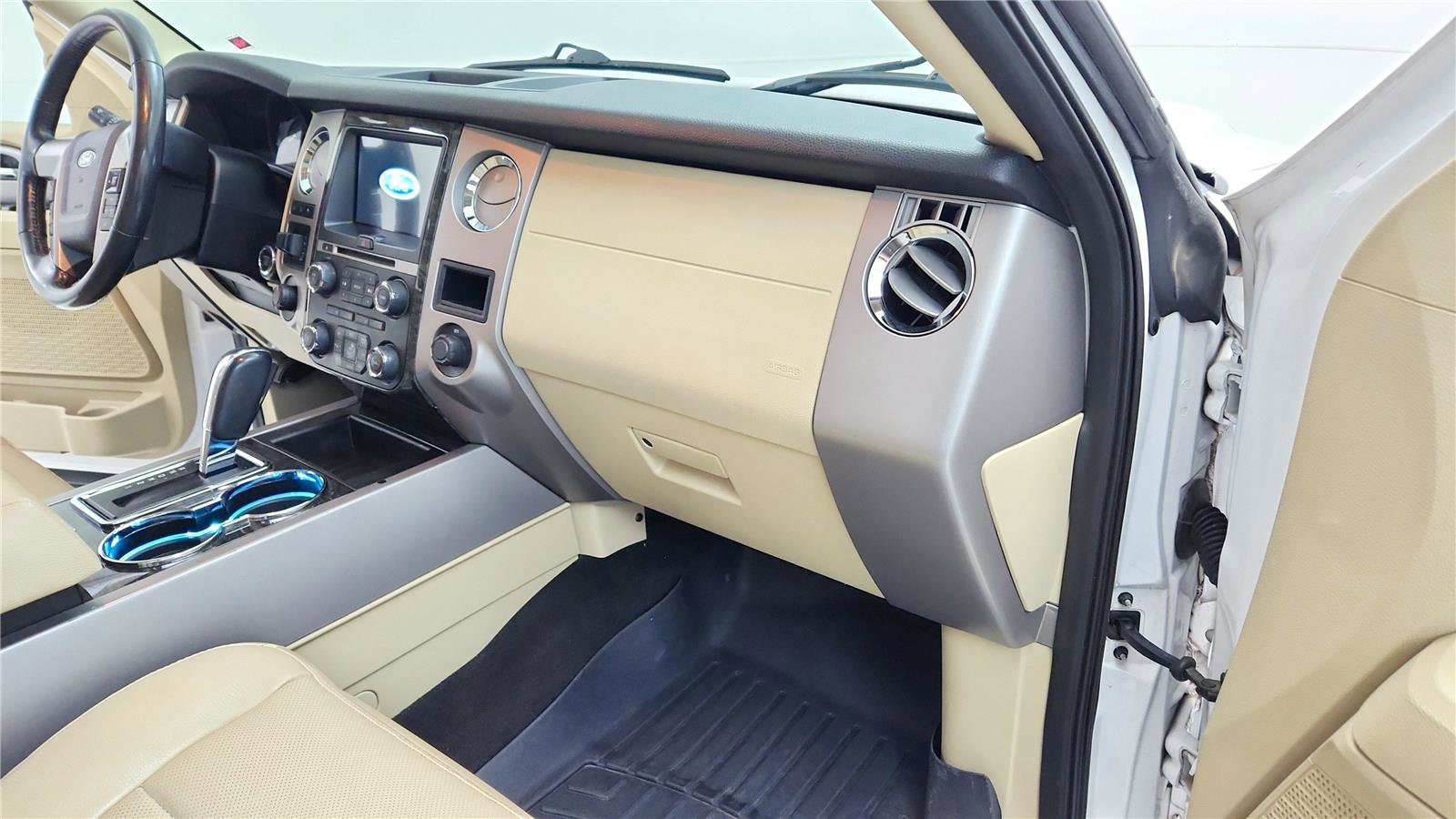 Used 2017 Ford Expedition EL Limited w/ Equipment Group 301A image 27