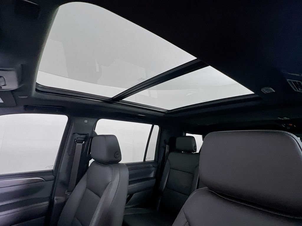 Used 2024 Chevrolet Suburban LT w/ LT Signature Package image 21