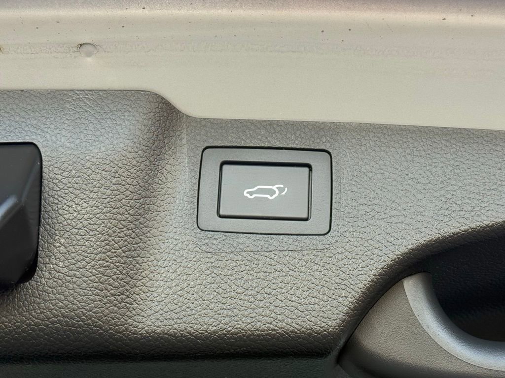 Used 2018 Hyundai Santa Fe Sport AWD/4WD image 16