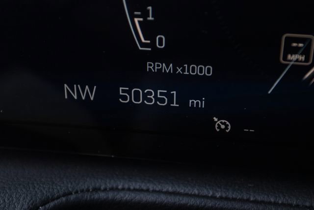 Used 2024 Cadillac XT4 Premium Luxury image 18