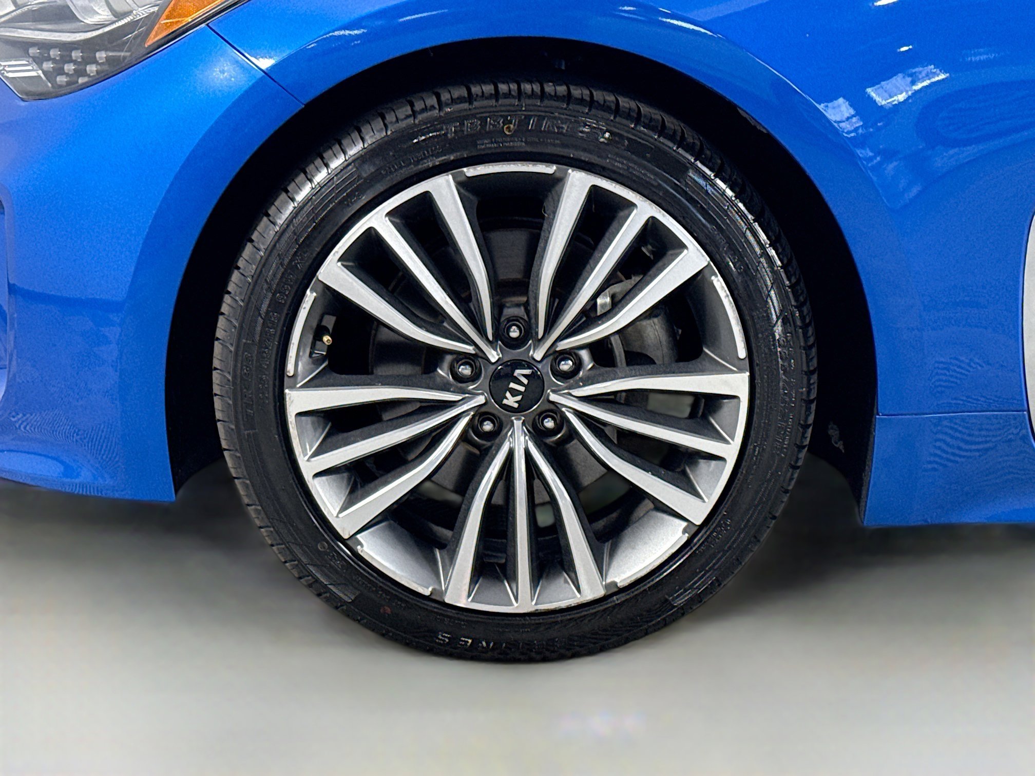 Used 2019 Kia Stinger w/ Sun & Sound Package image 38