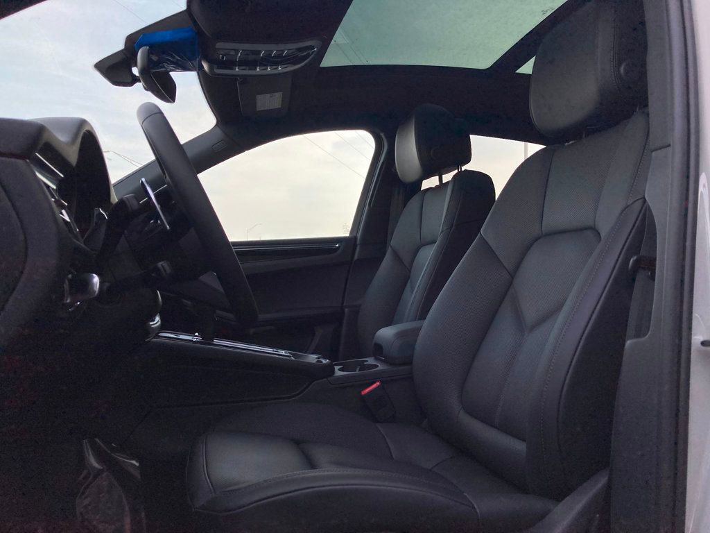 Used 2024 Porsche Macan image 5