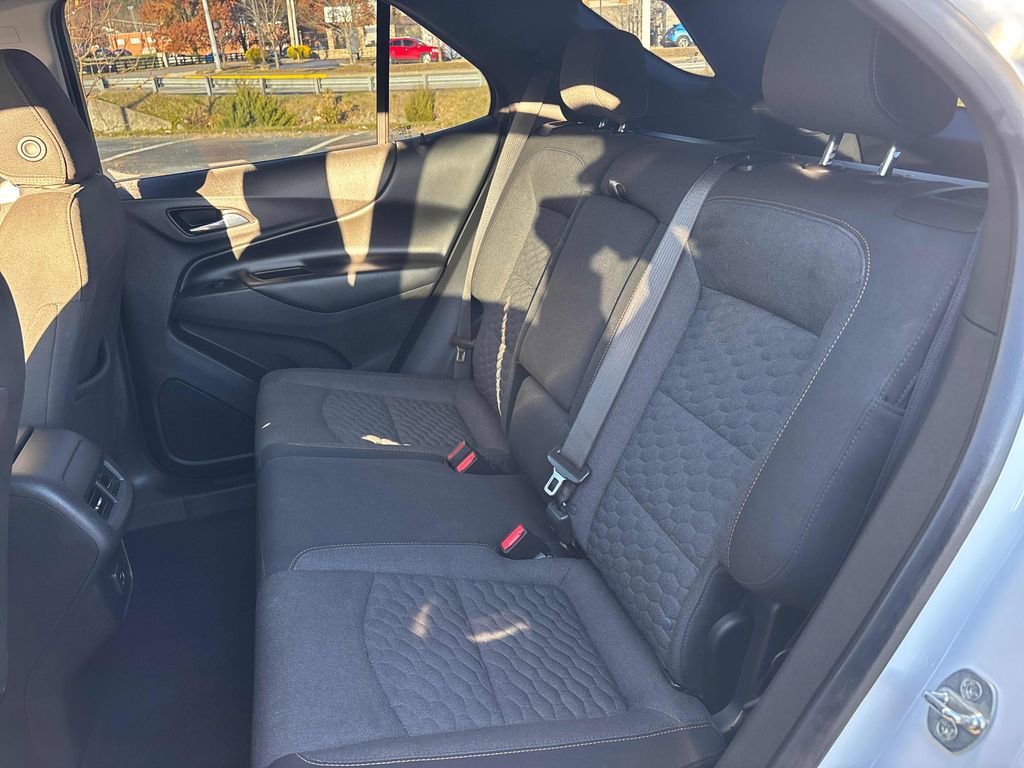 Used 2021 Chevrolet Equinox LT w/ Driver Convenience Package image 38