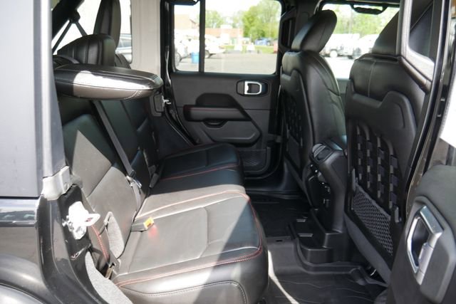 Used 2022 Jeep Wrangler Unlimited Rubicon w/ LED Lighting Group AWD/4WD image 24
