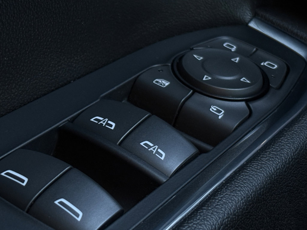 Used 2023 Chevrolet Silverado 1500 LTZ image 16