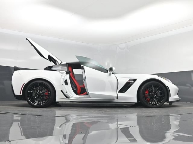 Used 2016 Chevrolet Corvette Z06 w/ 3LZ Preferred Equipment Group RWD image 7