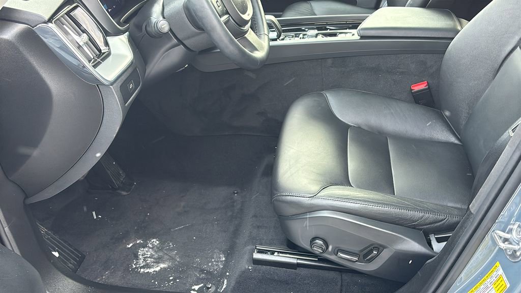 Certified 2024 Volvo XC60 B5 Core w/ Protection Package Premier image 25