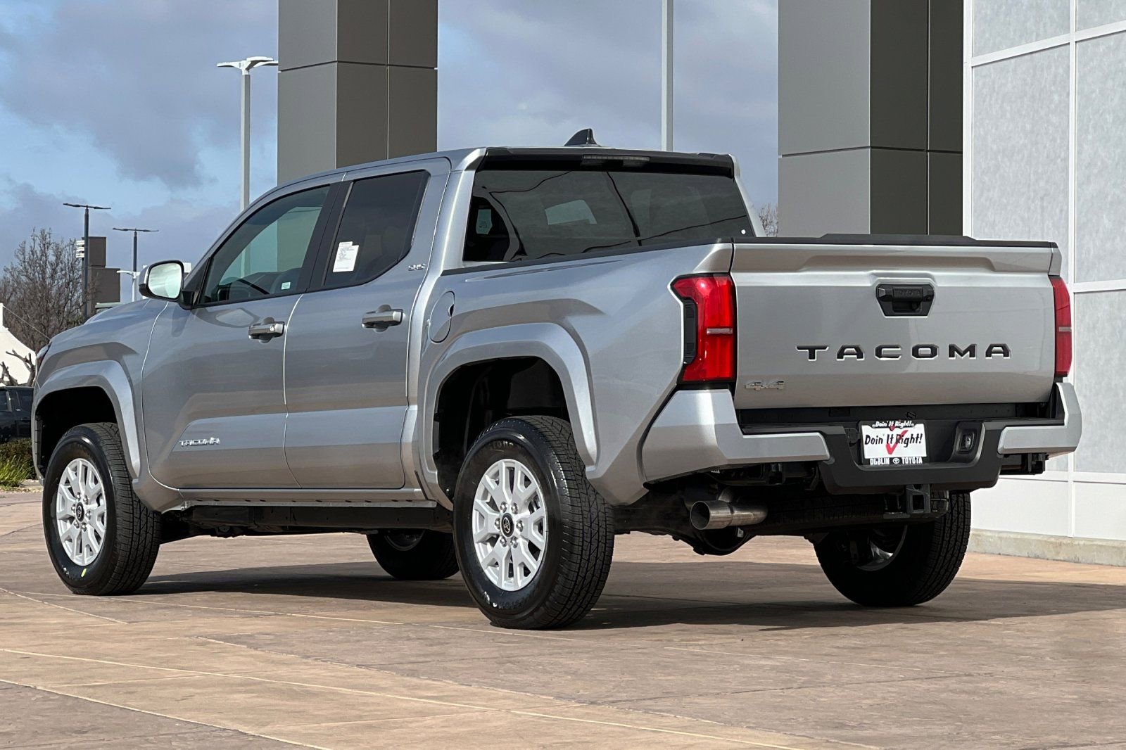 Certified 2025 Toyota Tacoma SR5 image 7
