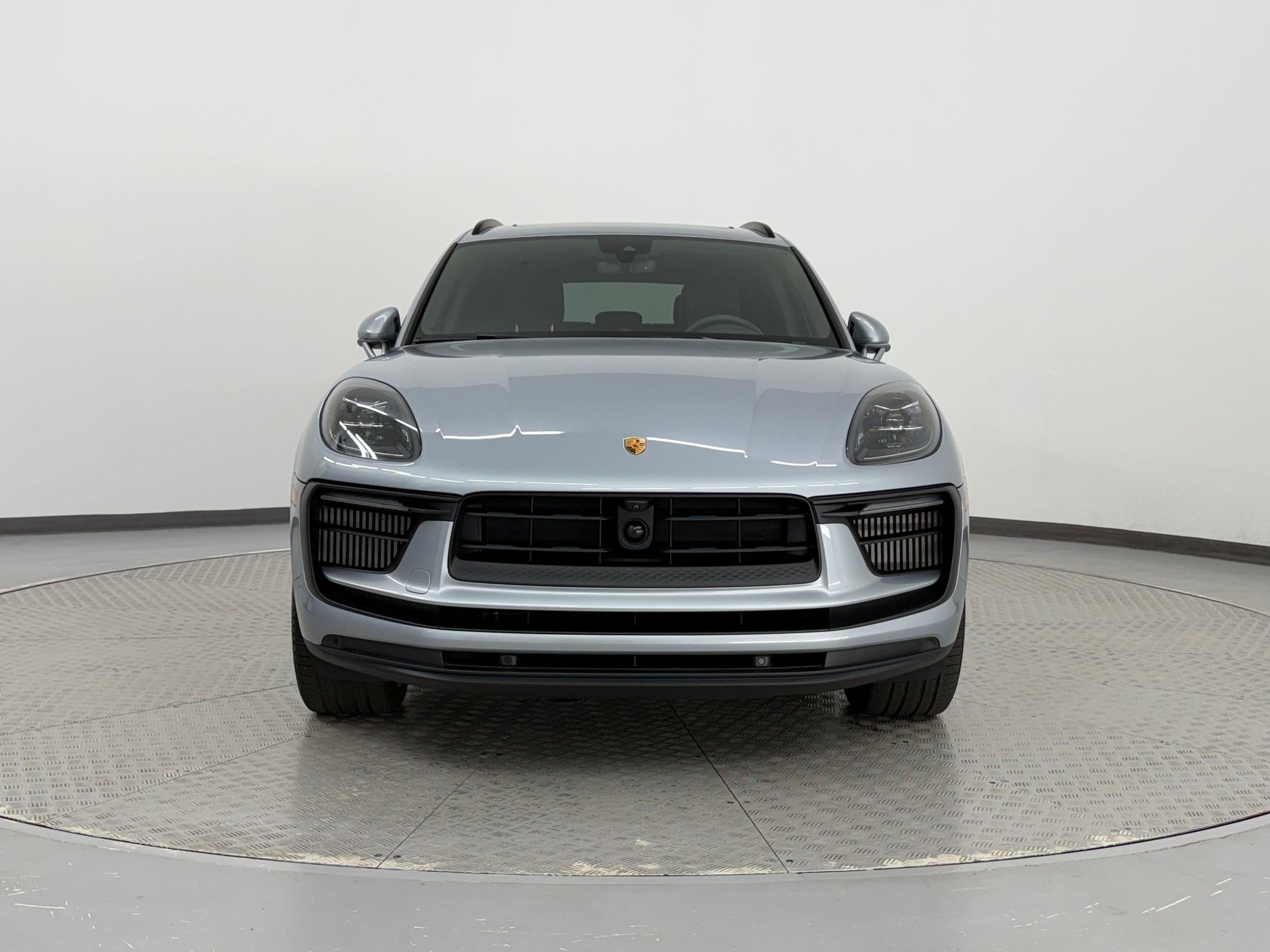 Certified 2024 Porsche Macan S AWD/4WD image 6