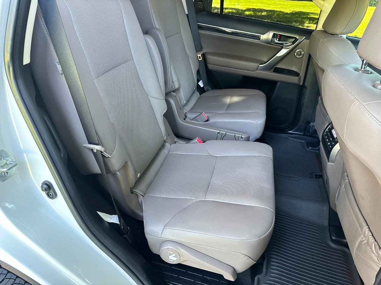 Used 2023 Lexus GX 460 Premium AWD/4WD image 25