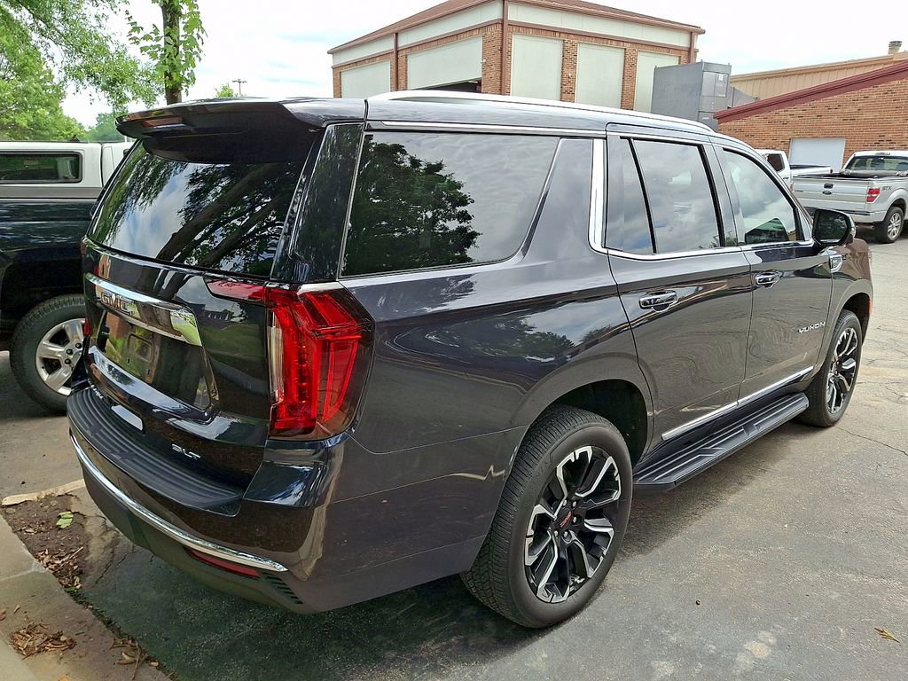 Used 2024 GMC Yukon SLT w/ SLT Luxury Package AWD/4WD image 10