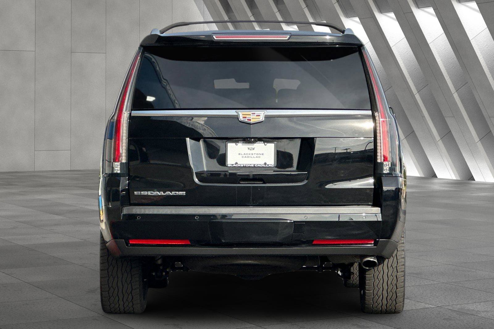 Used 2017 Cadillac Escalade Platinum image 5