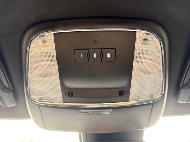 Used 2023 Dodge Charger GT w/ Technology Group RWD image 12