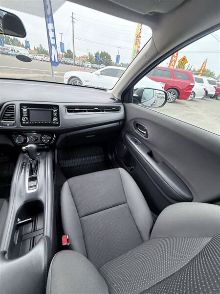 Used 2019 Honda HR-V LX image 19