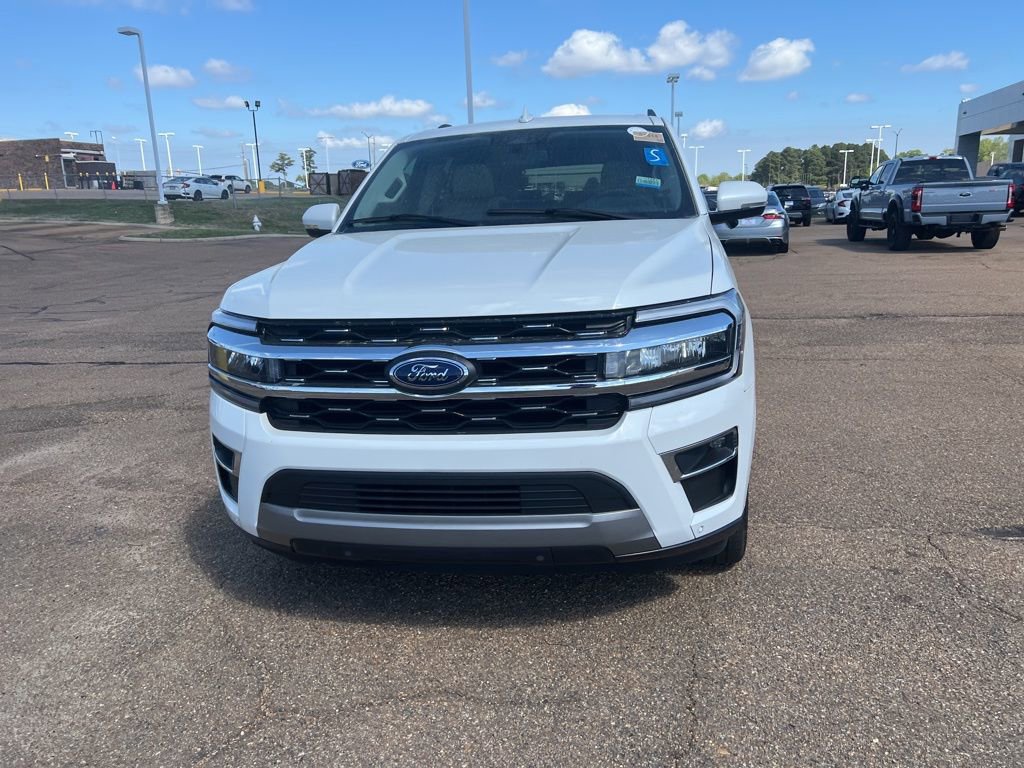 Used 2022 Ford Expedition Limited image 5