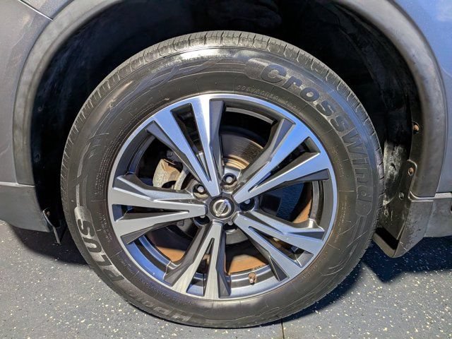 Used 2017 Nissan Rogue SL w/ SL Premium Package FWD image 13