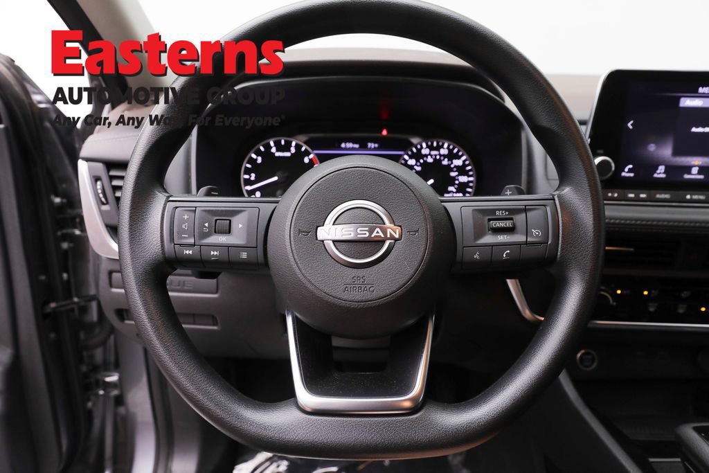 Used 2023 Nissan Rogue S AWD/4WD image 10
