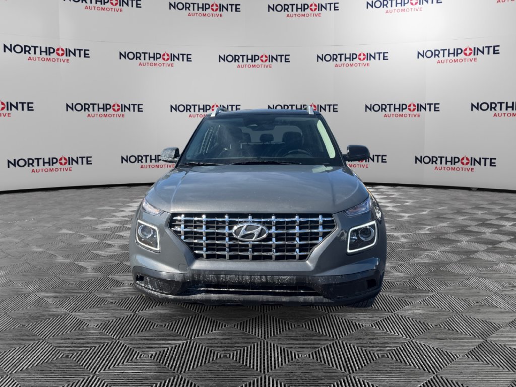 Used 2025 Hyundai Venue Limited FWD image 8