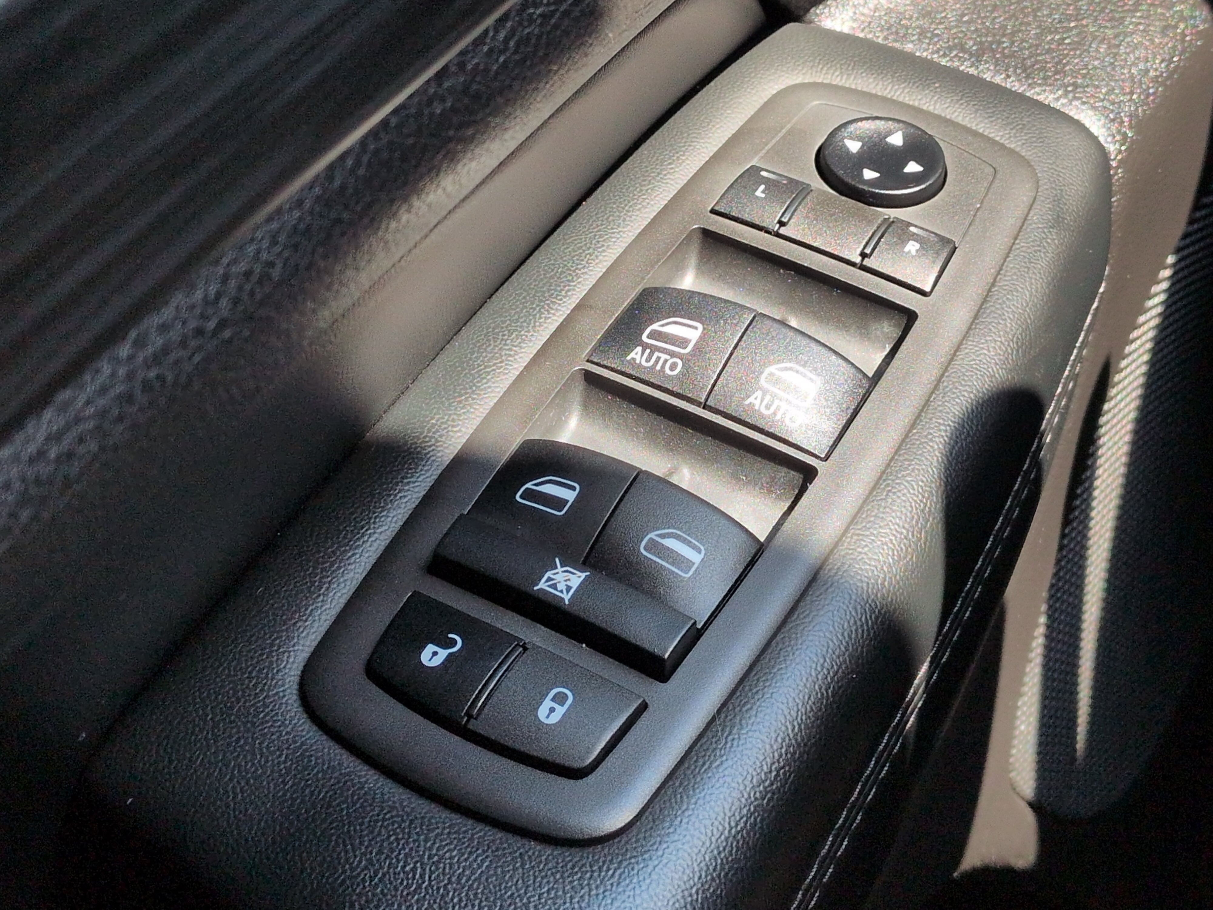 Used 2021 Jeep Grand Cherokee Laredo X RWD image 22
