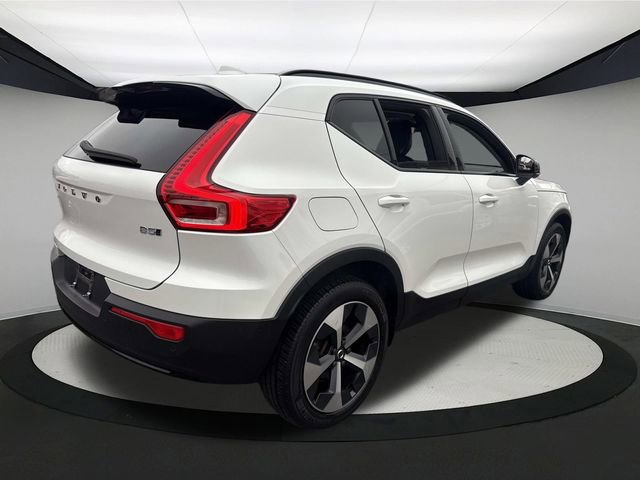 Used 2023 Volvo XC40 B5 Plus w/ Driver Assist Package image 11