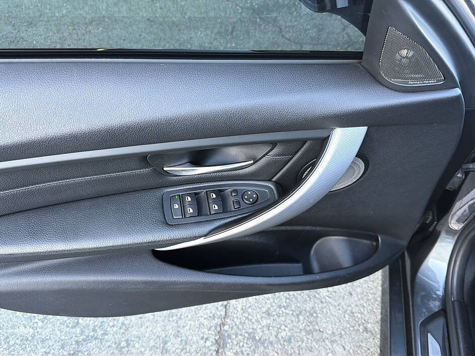 Used 2013 BMW 335i Sedan RWD image 4