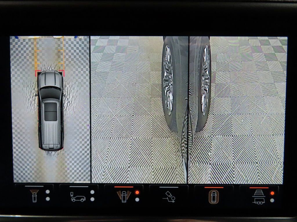 Used 2023 GMC Yukon Denali Ultimate w/ LPO, Floor Liner Package AWD/4WD image 20