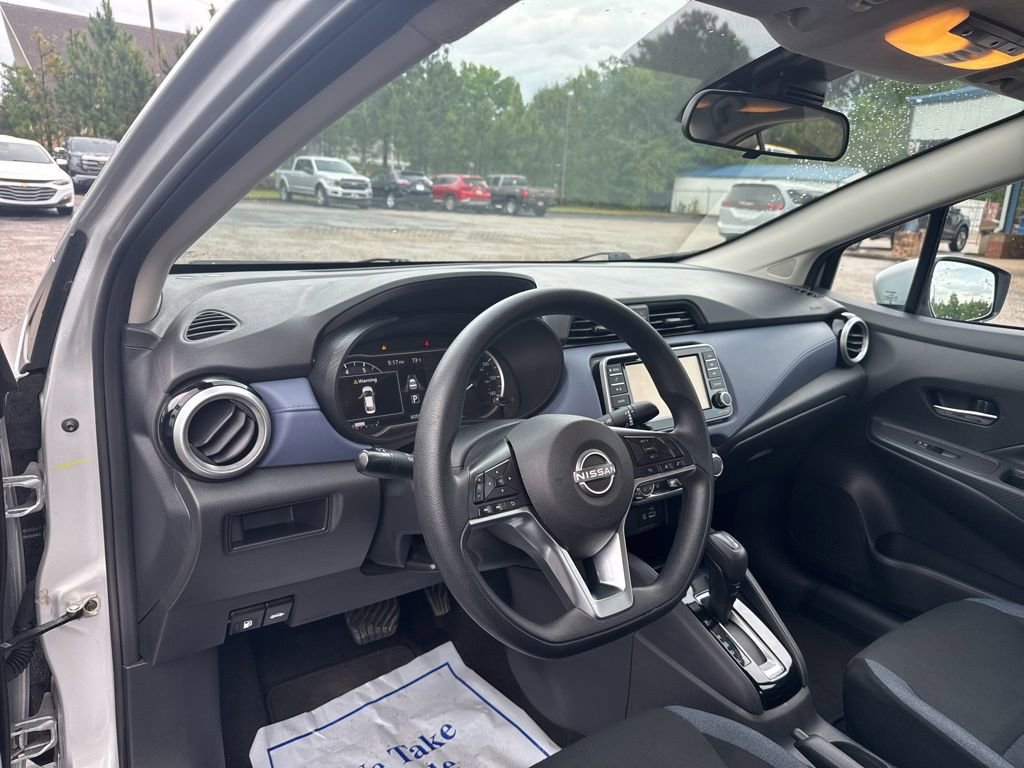 Used 2024 Nissan Versa SV FWD image 6